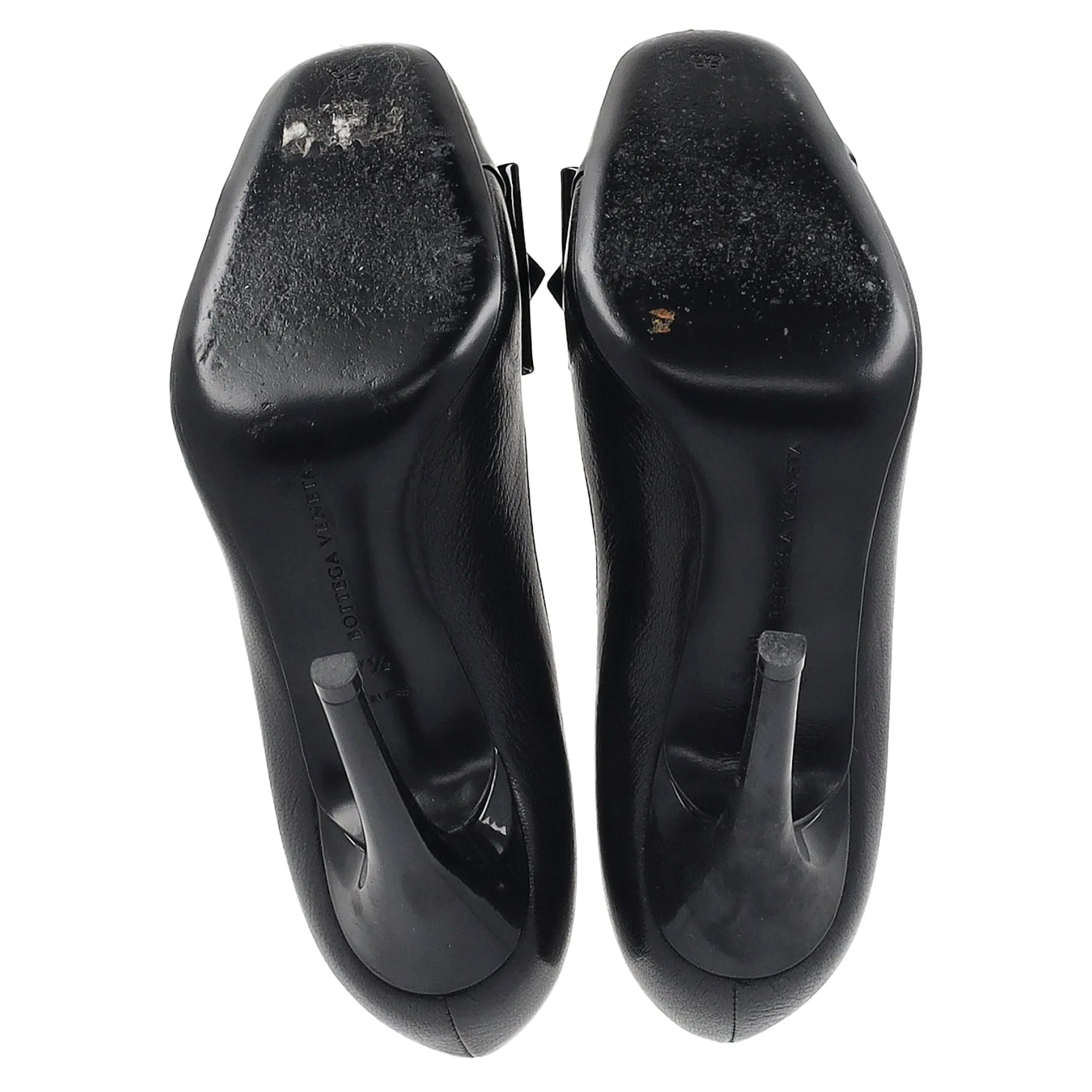 Bottega Veneta Bow Detail Pumps in Black Leather