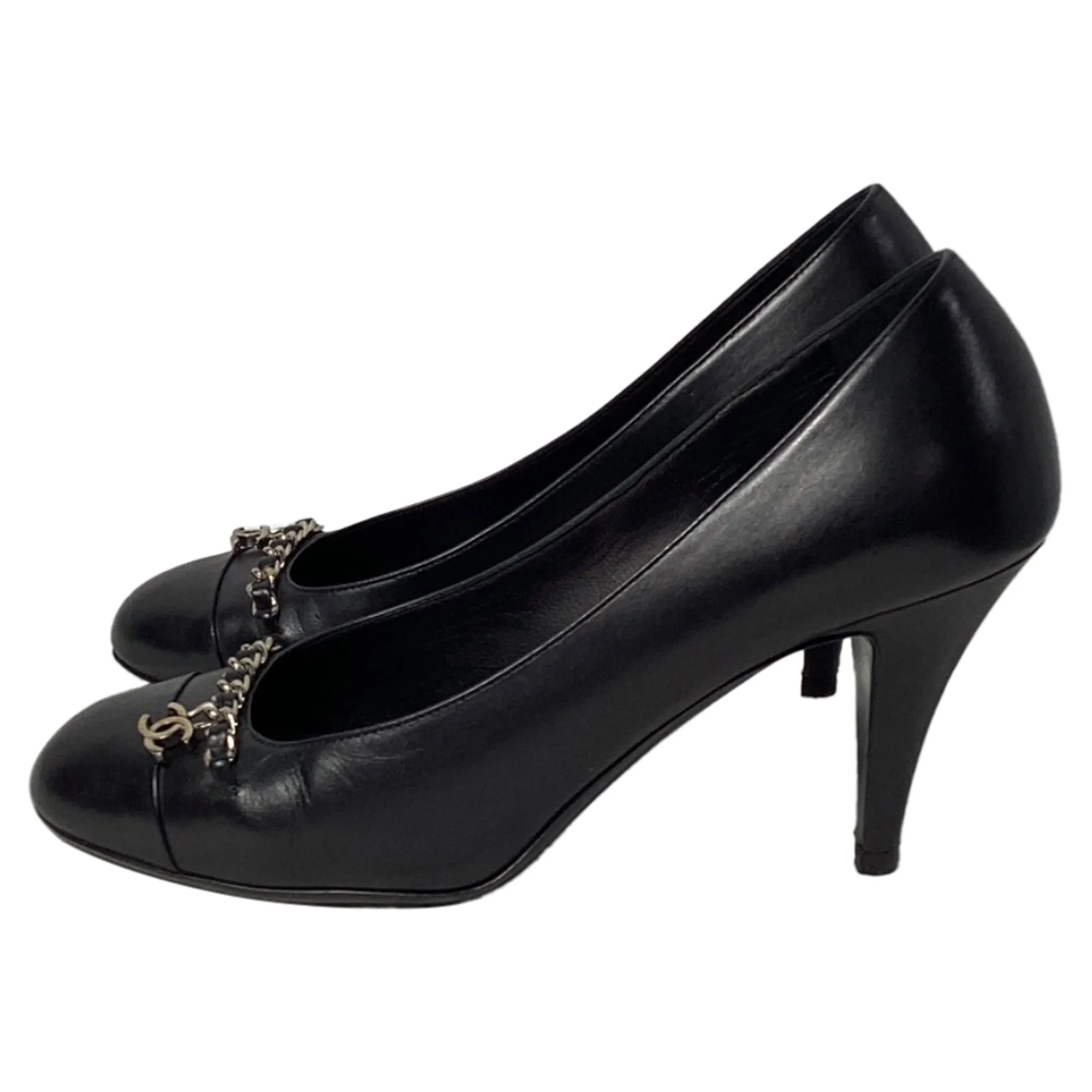 Chanel CC Chain Detail Pumps in Black Leather