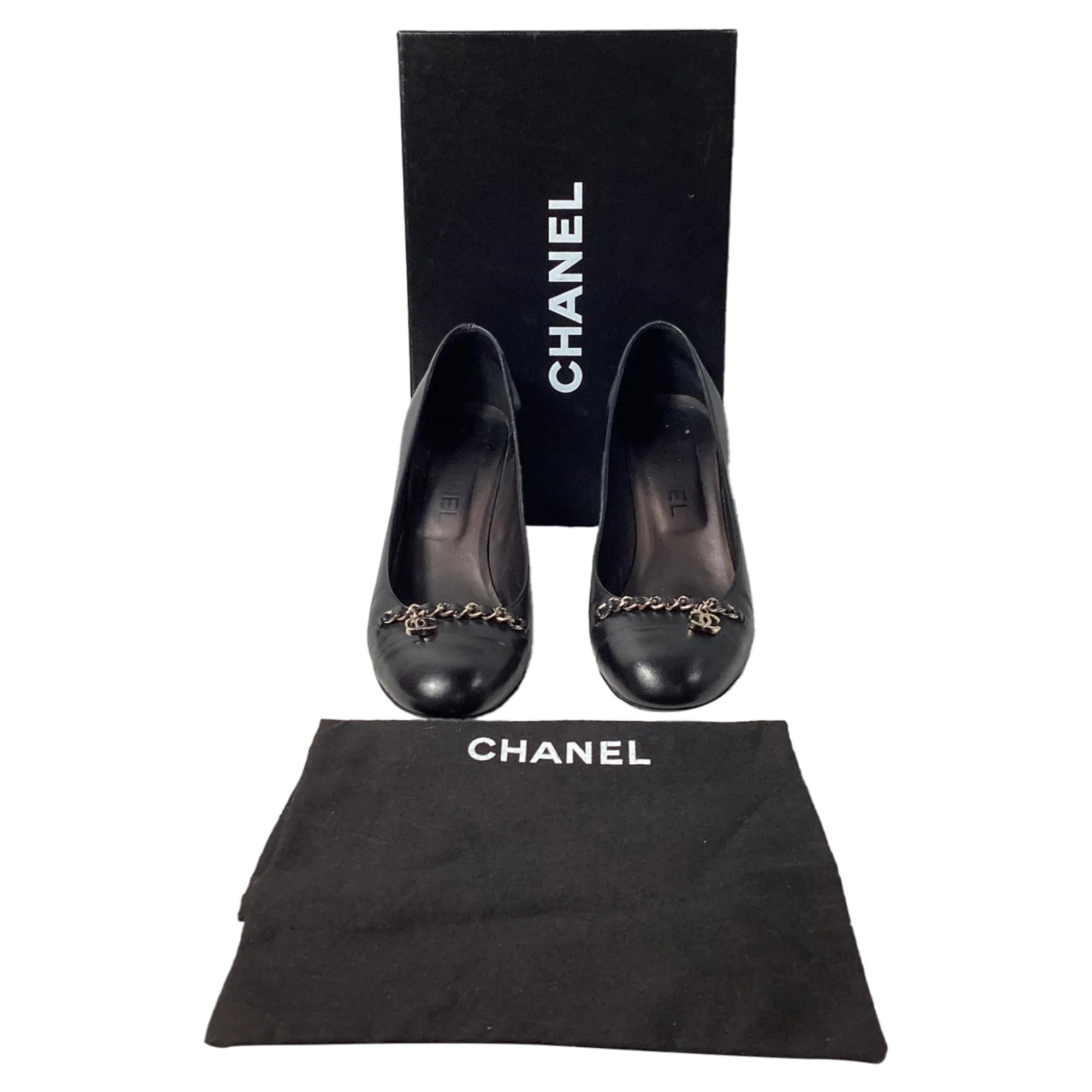 Chanel CC Chain Detail Pumps in Black Leather