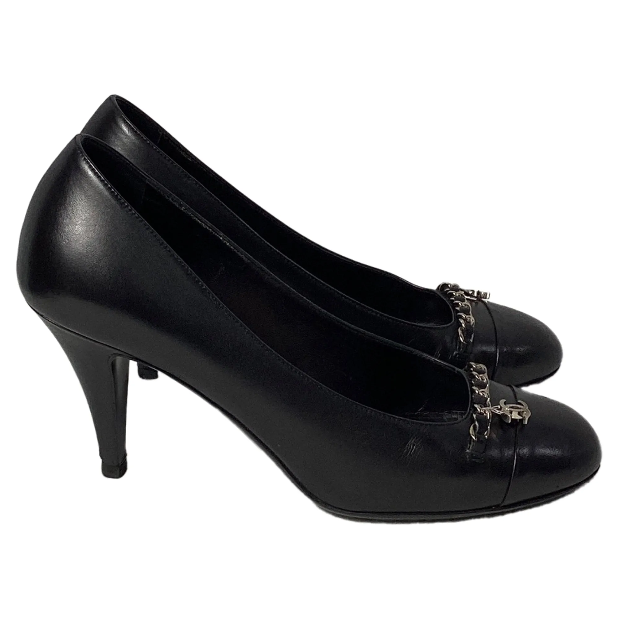 Chanel CC Chain Detail Pumps in Black Leather