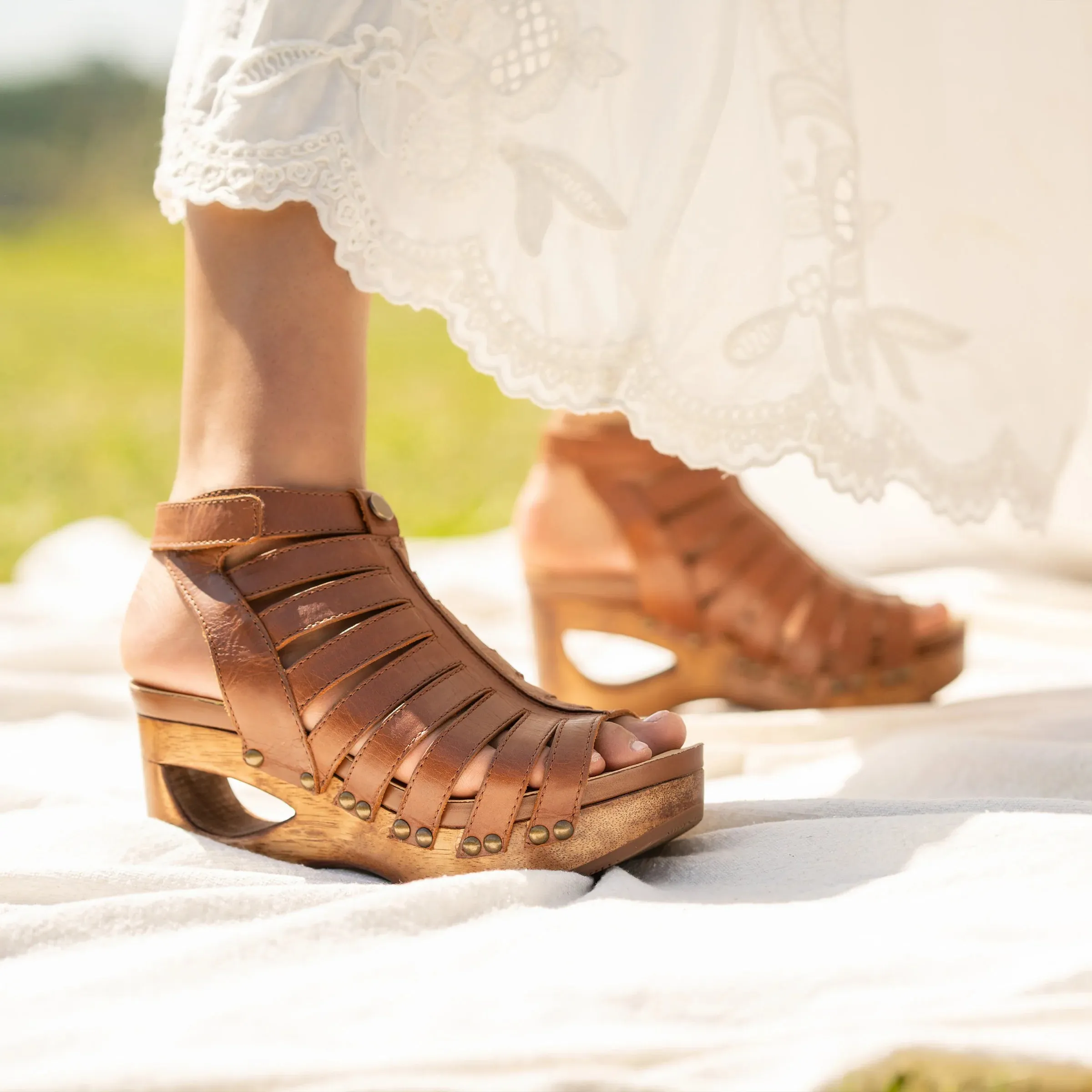 DANSKO ADIE - TAN