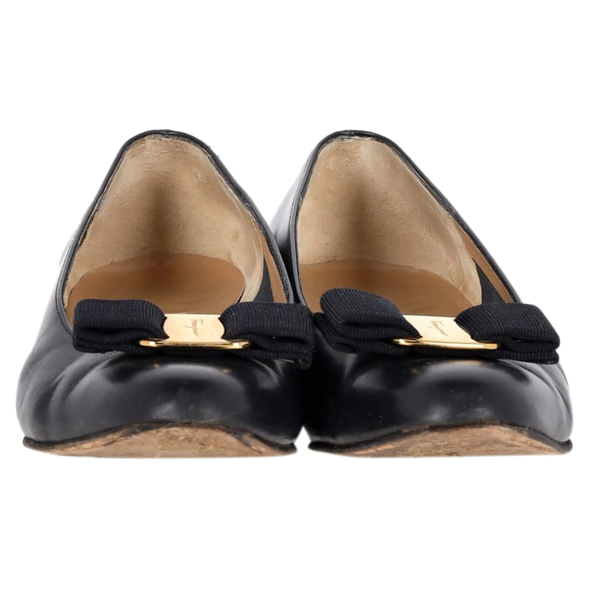 Ferragamo Vara Bow-Embellished Pumps in Black Leather