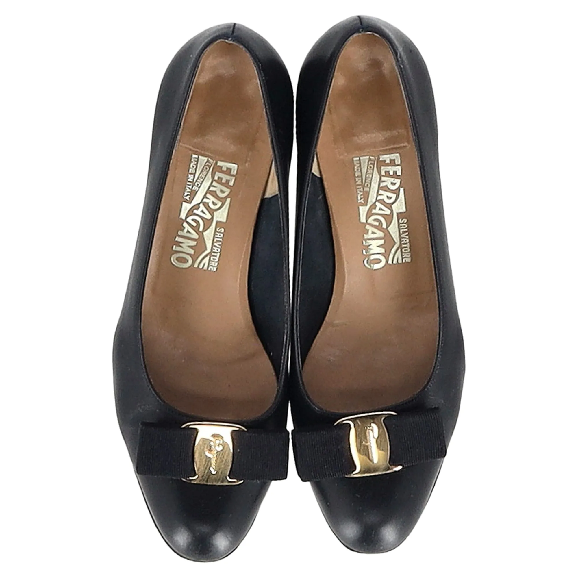 Ferragamo Vara Bow-Embellished Pumps in Black Leather