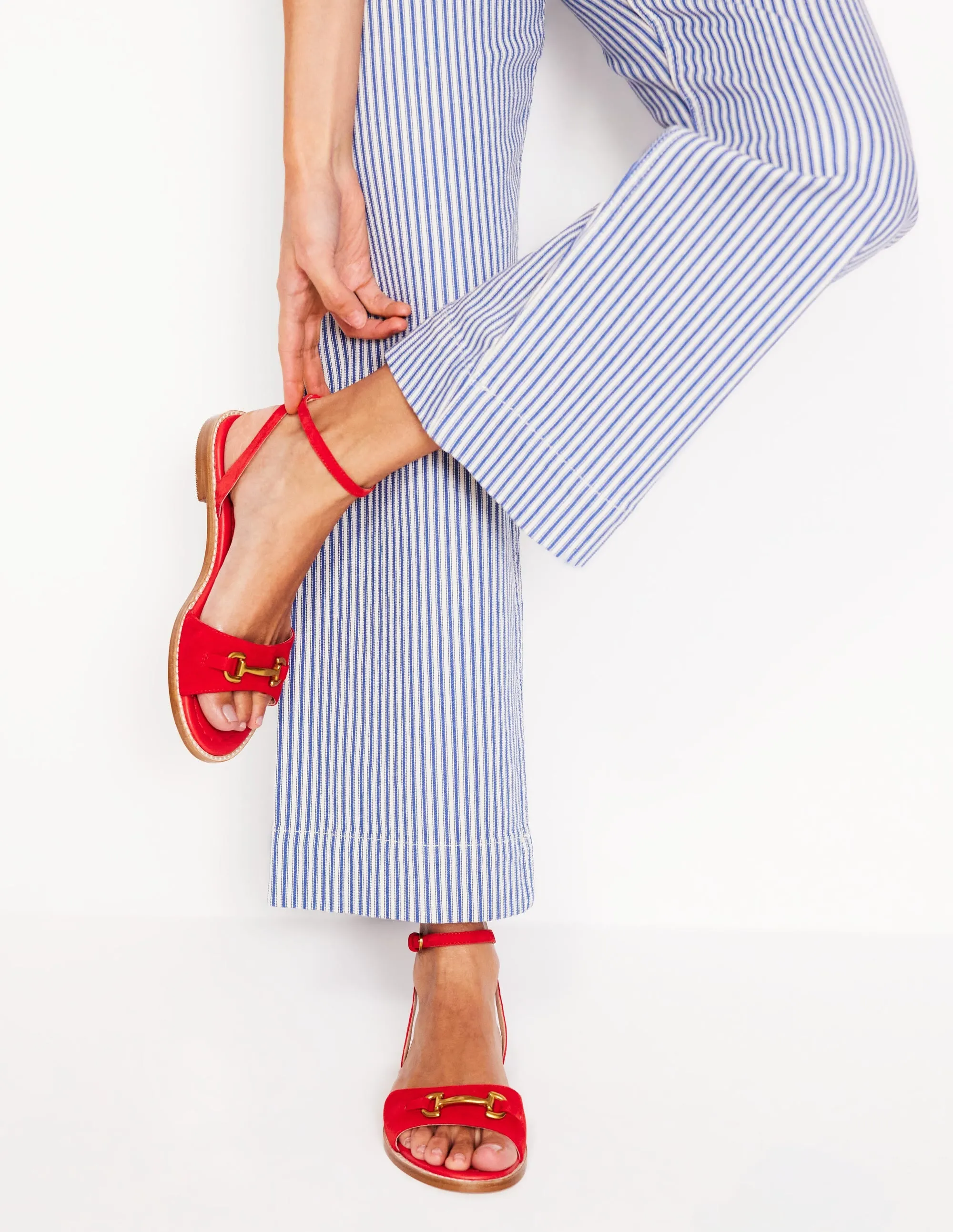 Iris Snaffle Flat Sandal-Post Box Red