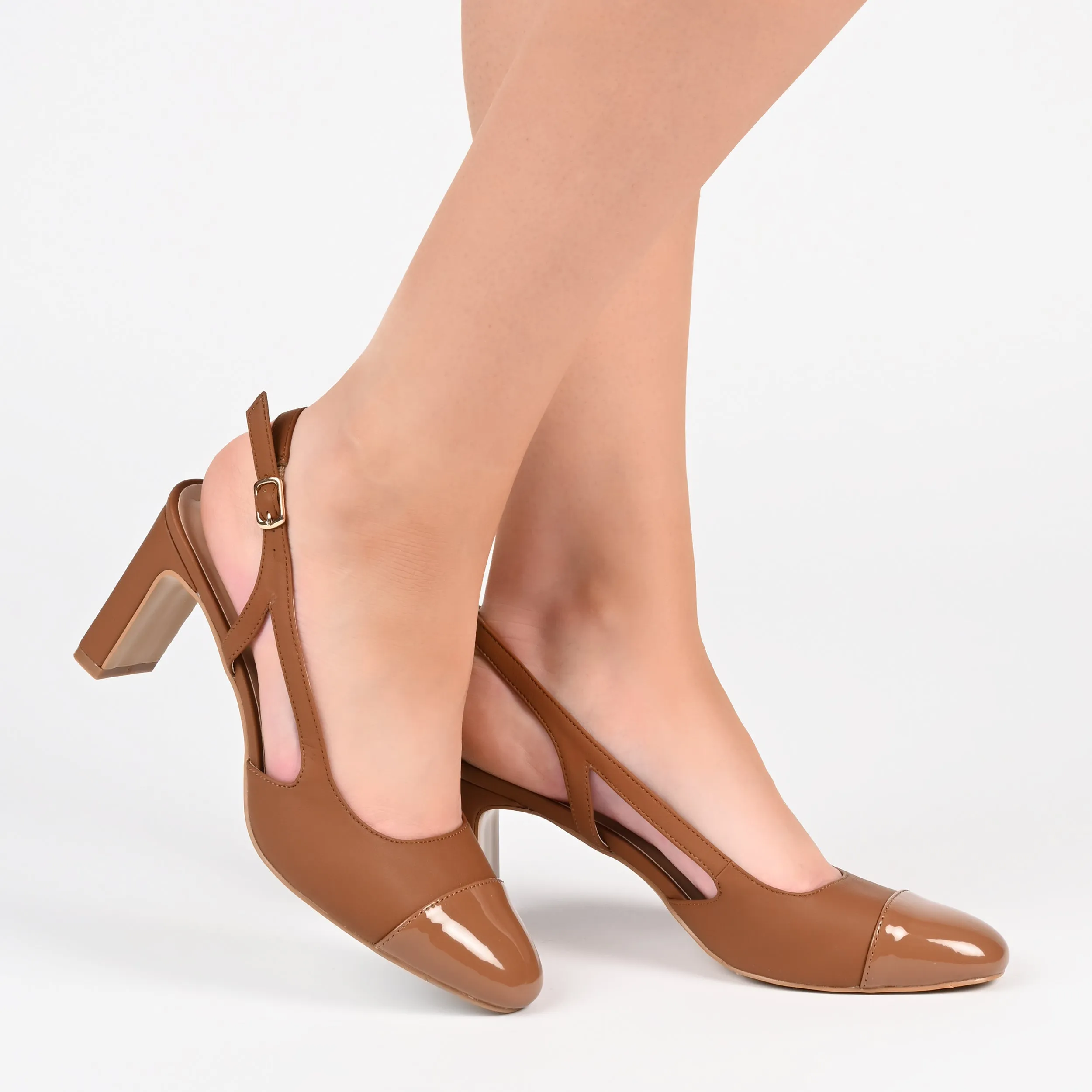 Journee Collection Women's Reignn Wide Width Pump