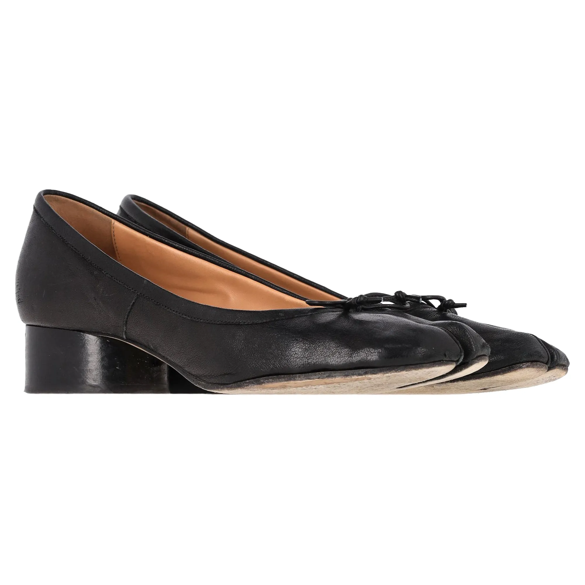 Maison Margiela Tabi 30 Ballerina Pumps in Black Leather
