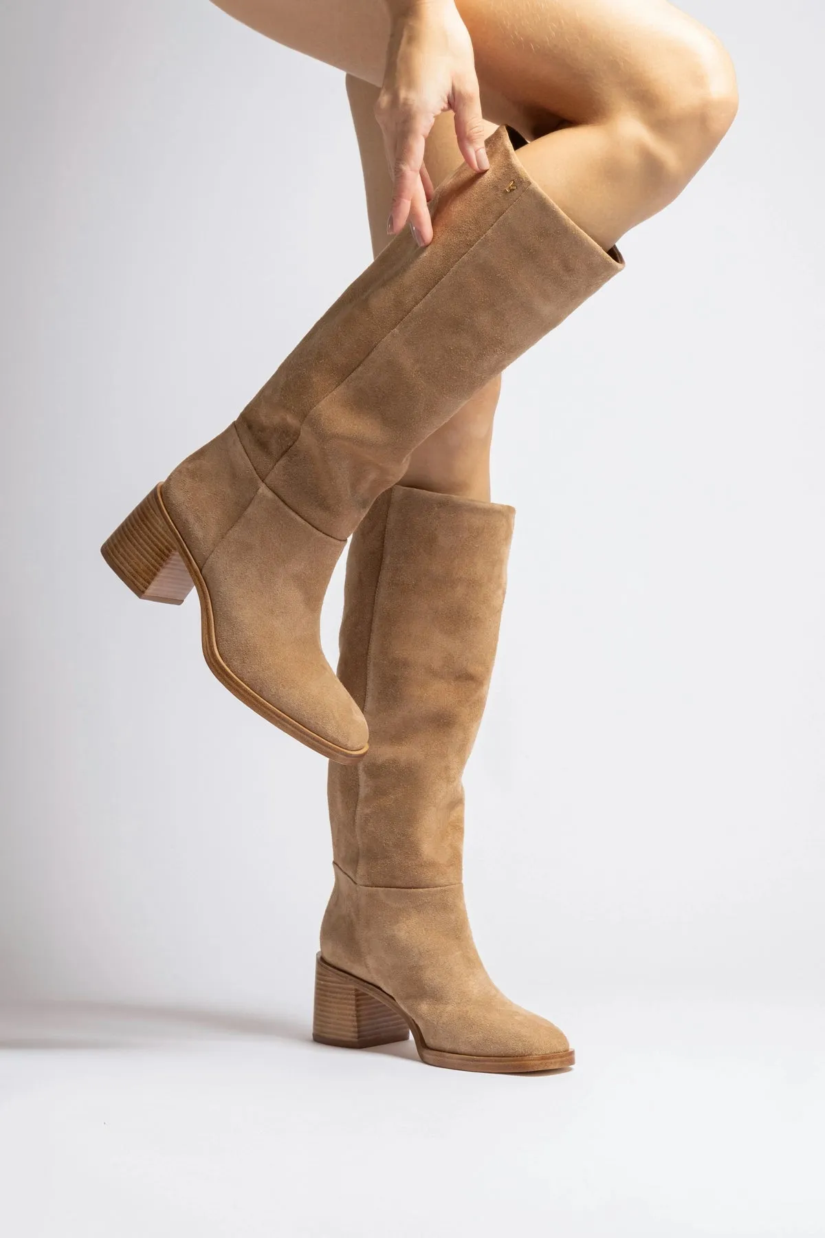 Ricky Boot In Peanut Suede