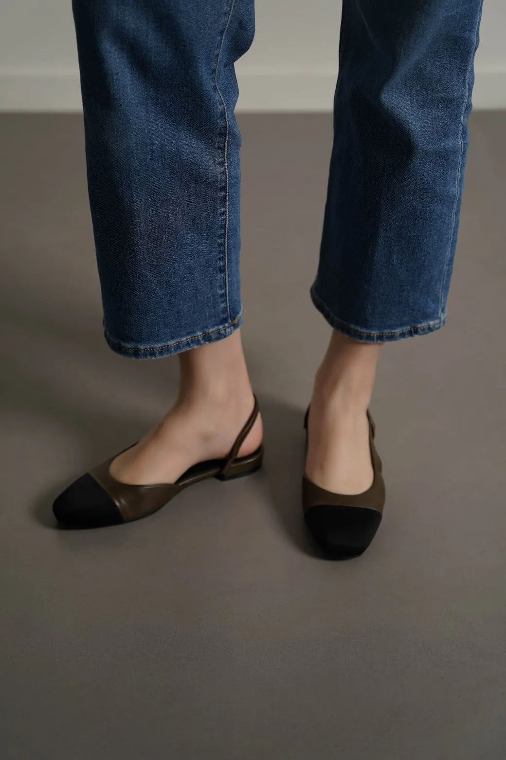 SLINGBACK PUMPS