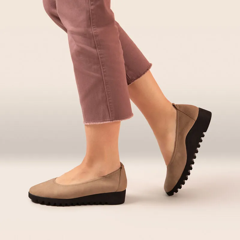 WOMEN'S BRIANNA